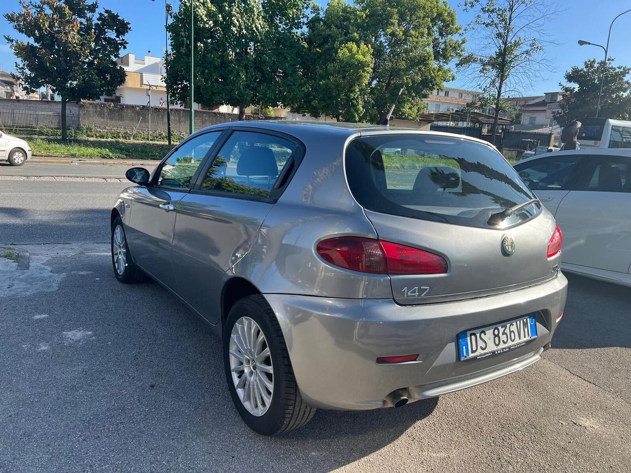 Alfa Romeo 147 1.9 JTD (120) 88 KW 5 porte Distinctive