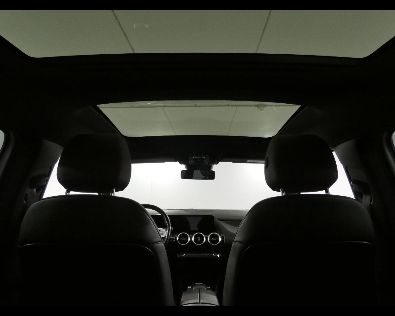 Mercedes-Benz GLA (H247) - GLA 200 d Automatic Premium