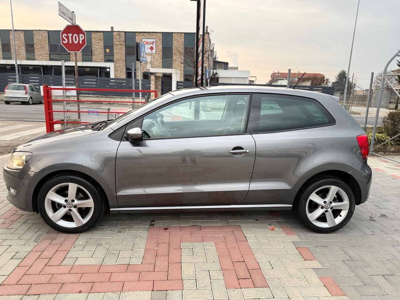 Volkswagen Polo 1.4 86CV DSG NEOPATENTATI
