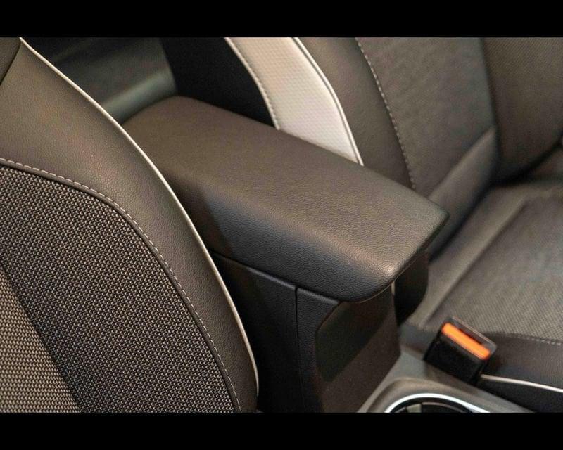 Renault Captur 2ª serie Plug-in Hybrid E-Tech 160 CV Intens