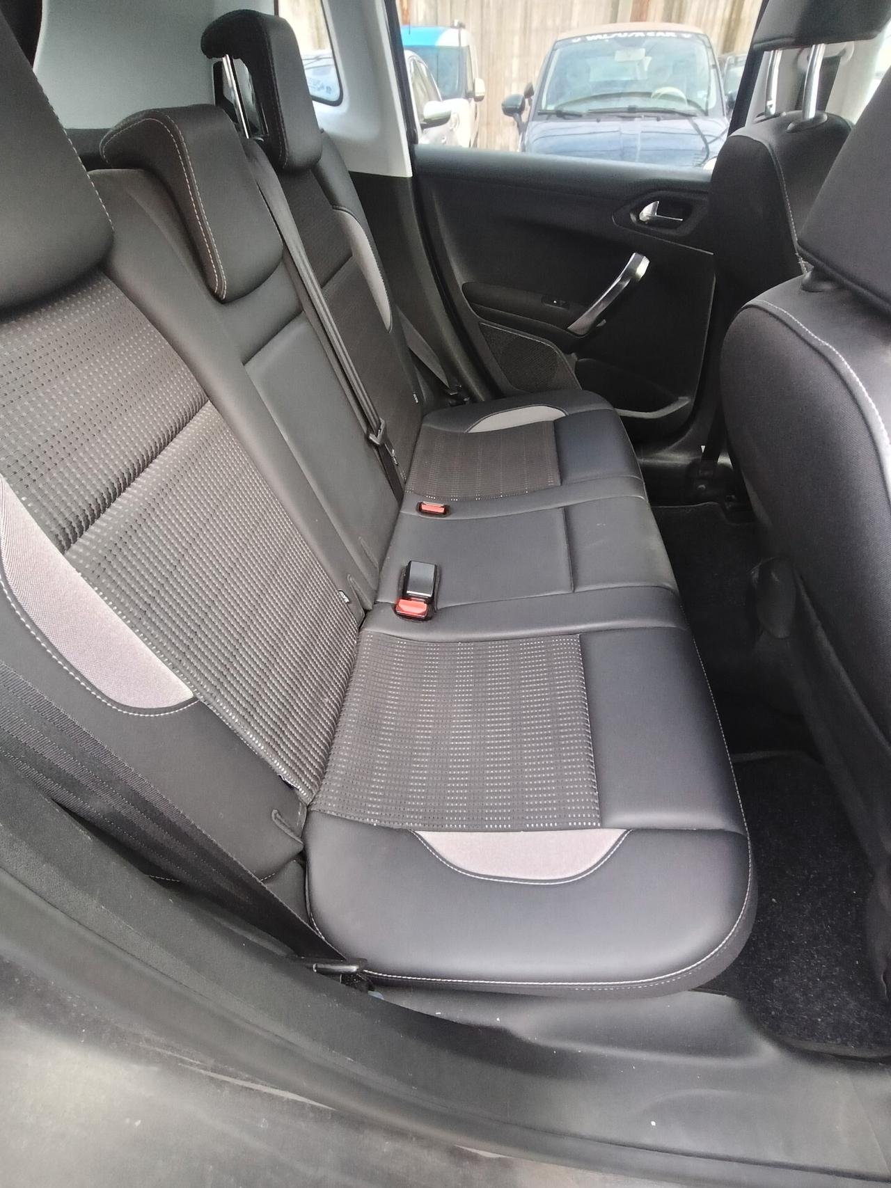 Peugeot 2008 BlueHDi 100 Allure