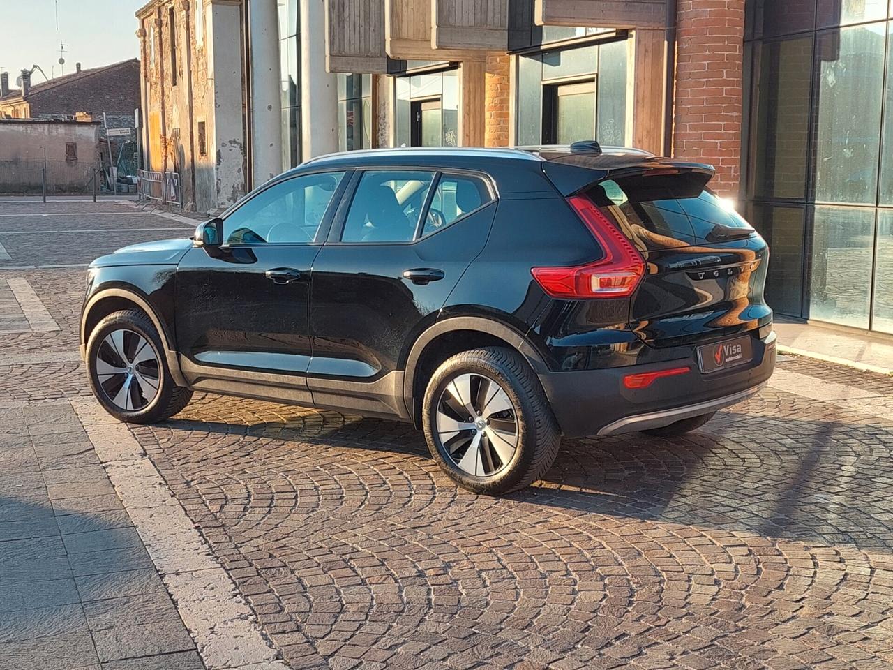 Volvo XC40 T2 Geartronic Momentum Pro #MP