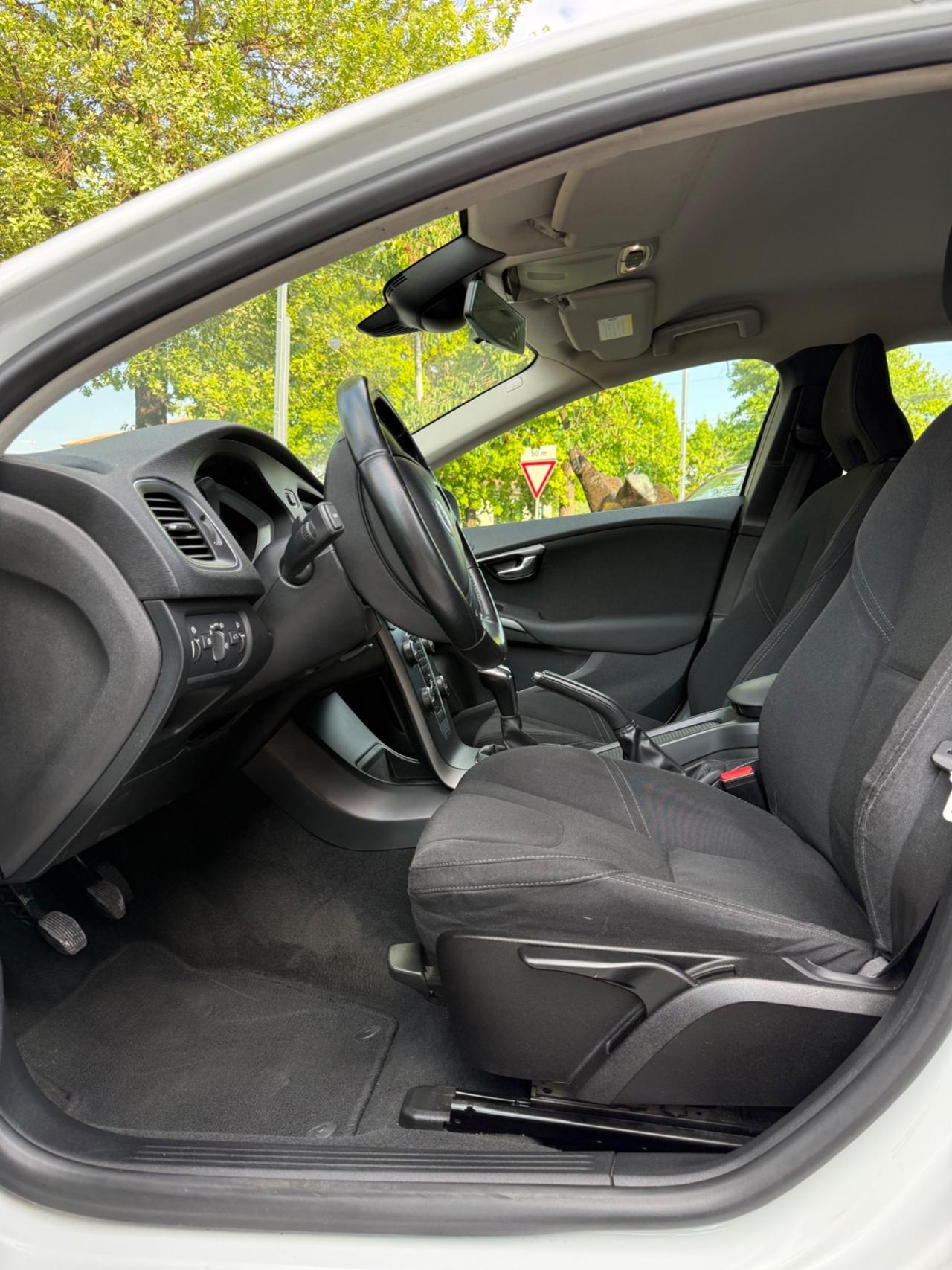 Volvo V40 D2 1.6 Summum