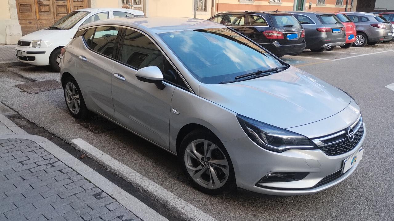 Opel Astra 1.6 CDTi 136CV Start&Stop 5 porte Dynamic NEOPATENTATI