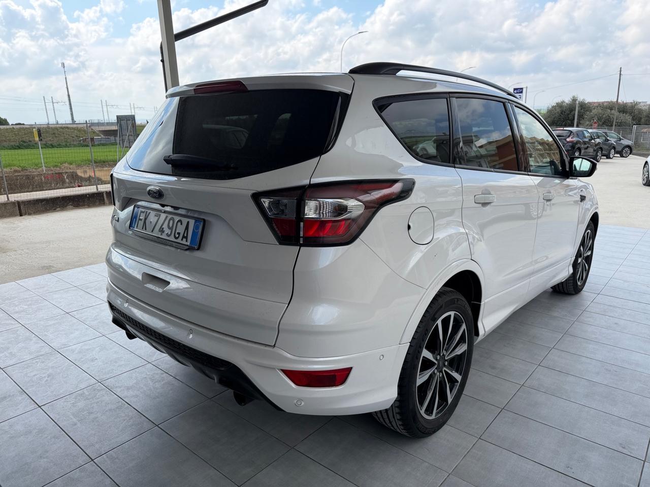 Ford Kuga 1.5 TDCI 120 CV S&S 2WD Powershift ST-Line