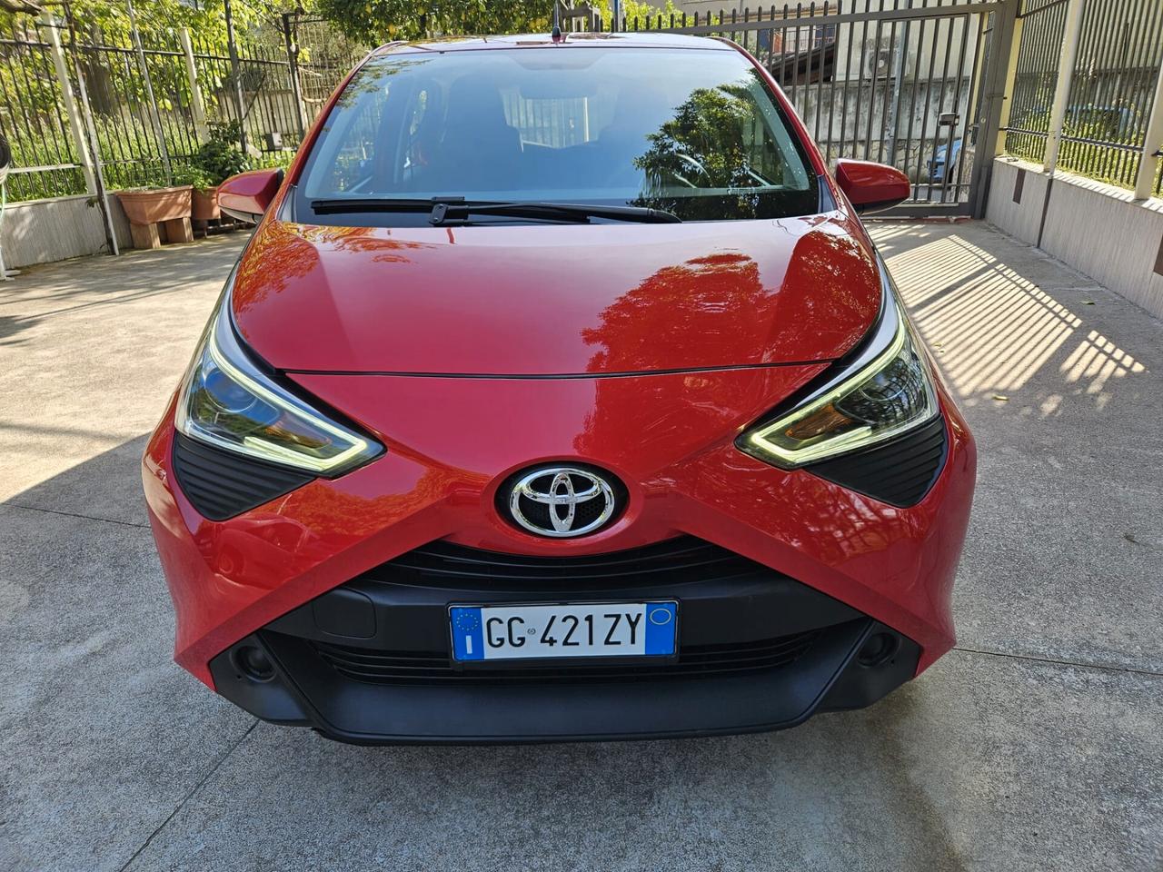 Toyota Aygo Connect 1.0 VVT-i 72 CV 5 porte x-play