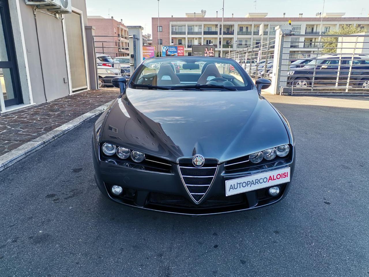 Alfa Romeo Spider 1750 TBi