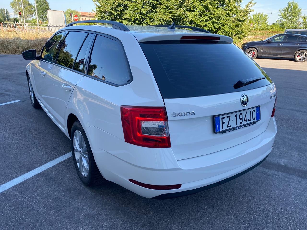 Skoda Octavia Sw 1.6 115 CV Wagon Executive