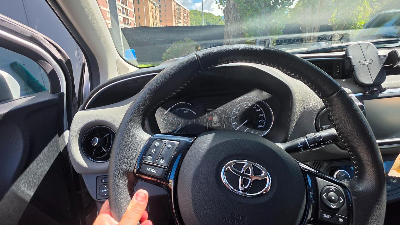 Toyota Yaris 1.5 Hybrid 5 porte Active
