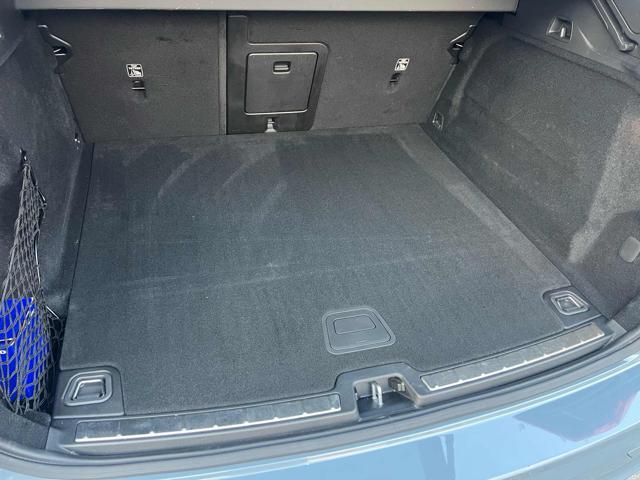VOLVO XC60 2.0 B4 (d) R-design Dark Plus AWD