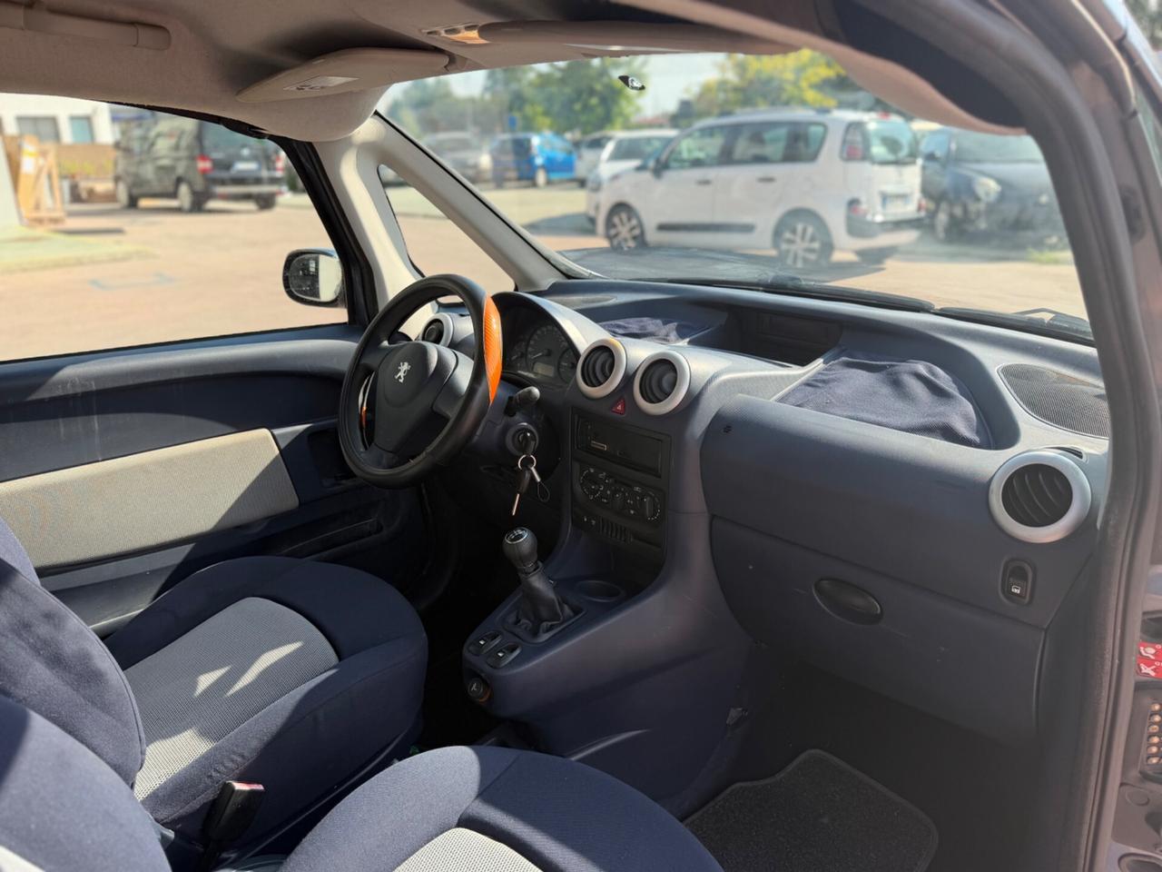 Peugeot 1007 1.6 Trendy 2Tronic