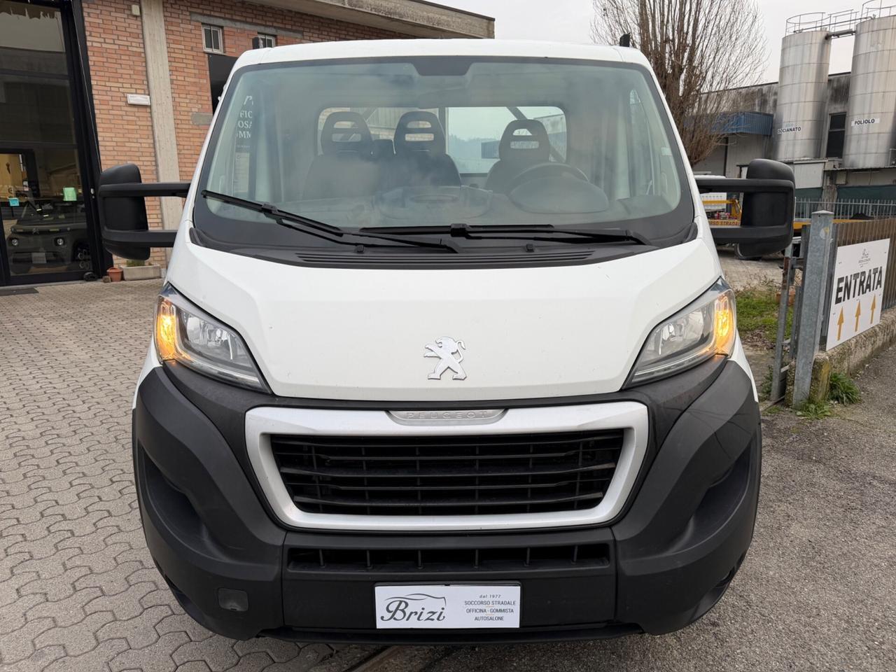 Peugeot Boxer 35 2.2 BlueHDi 140 S&S PL Cabinato