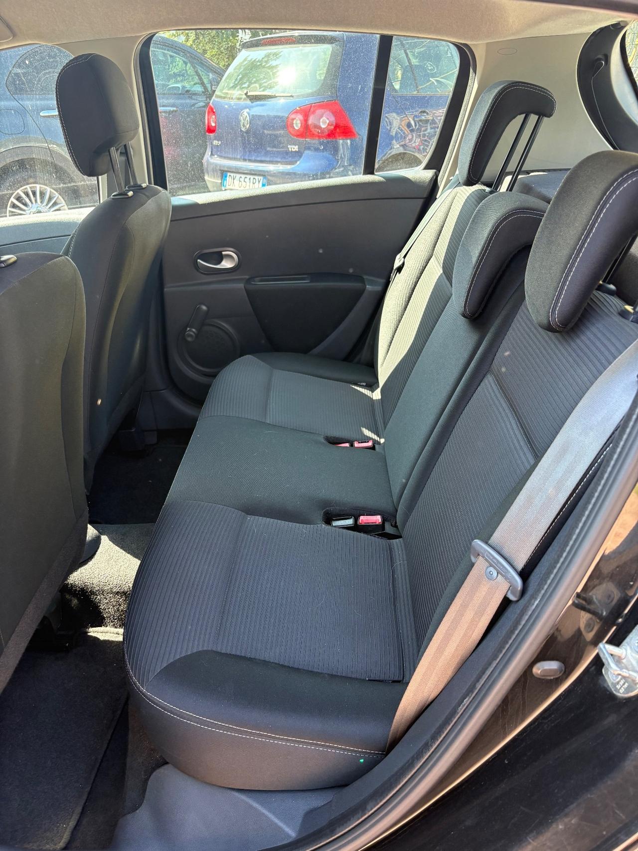 Renault Clio 1.2 16V SporTour Dynamique