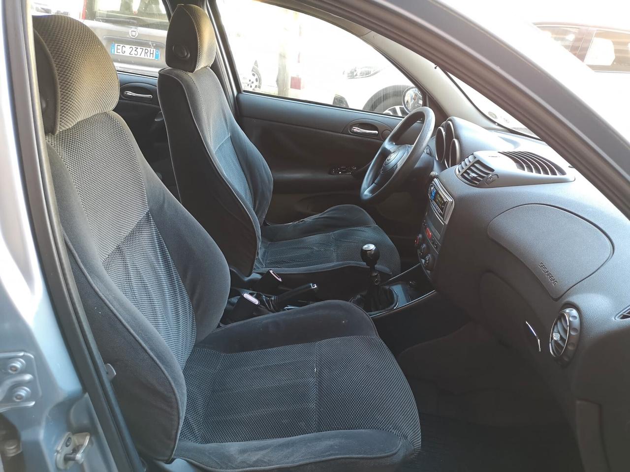 Alfa Romeo 147 1.9 JTD (115 CV) cat 5p. Distinctive