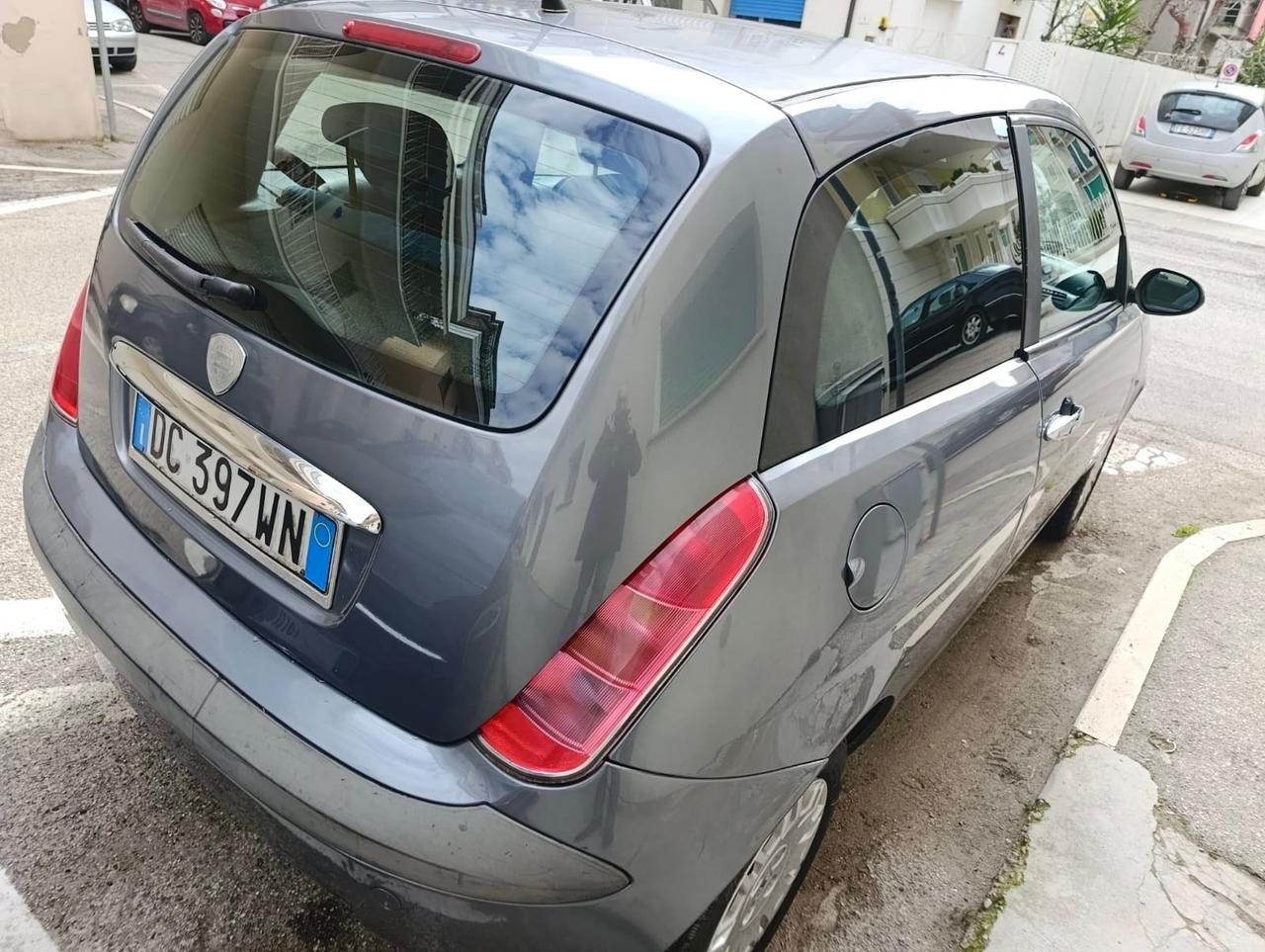 Lancia y 1200 metano neopatentati