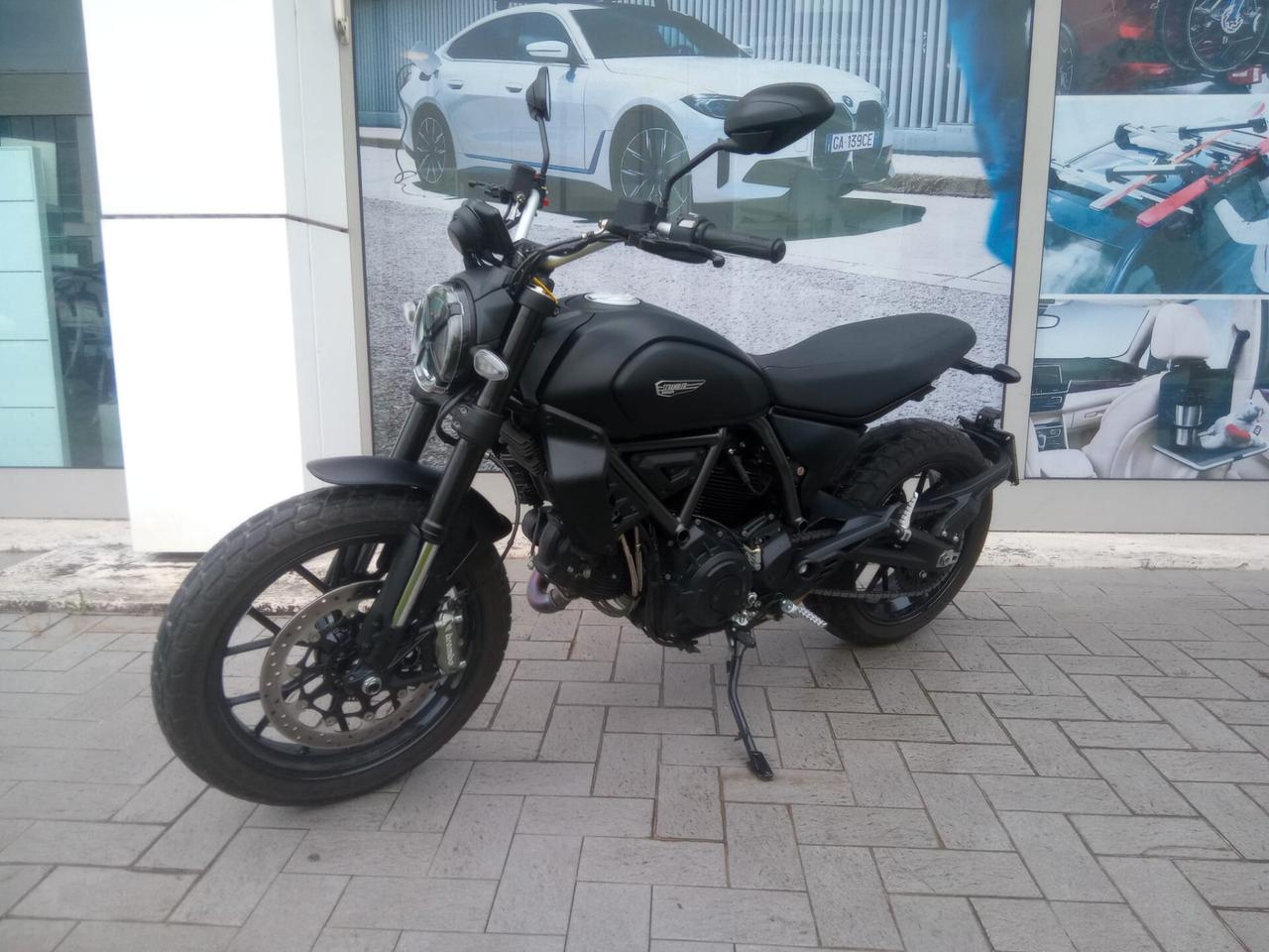 Ducati Scrambler 800 Icon Dark