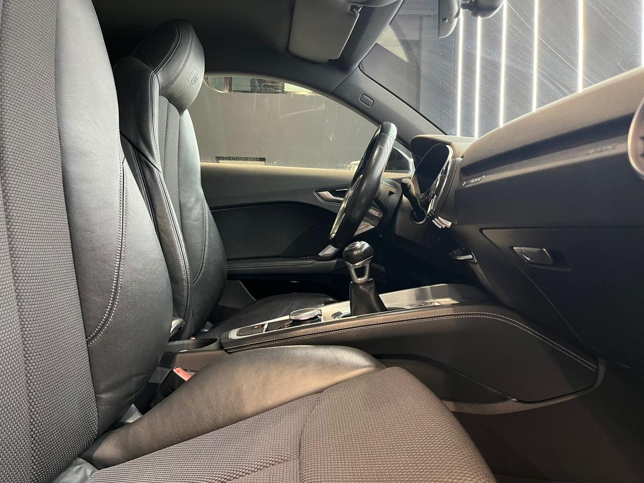 Audi TT Coupé 2.0 TDI ultra ALLESTIMENTO TTS