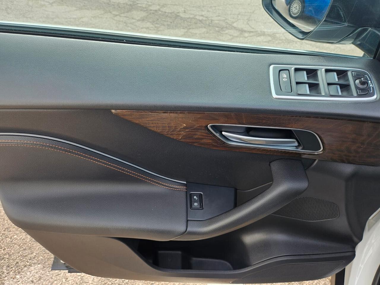 Jaguar F-Pace 2.0 D 180 CV AWD Prestige