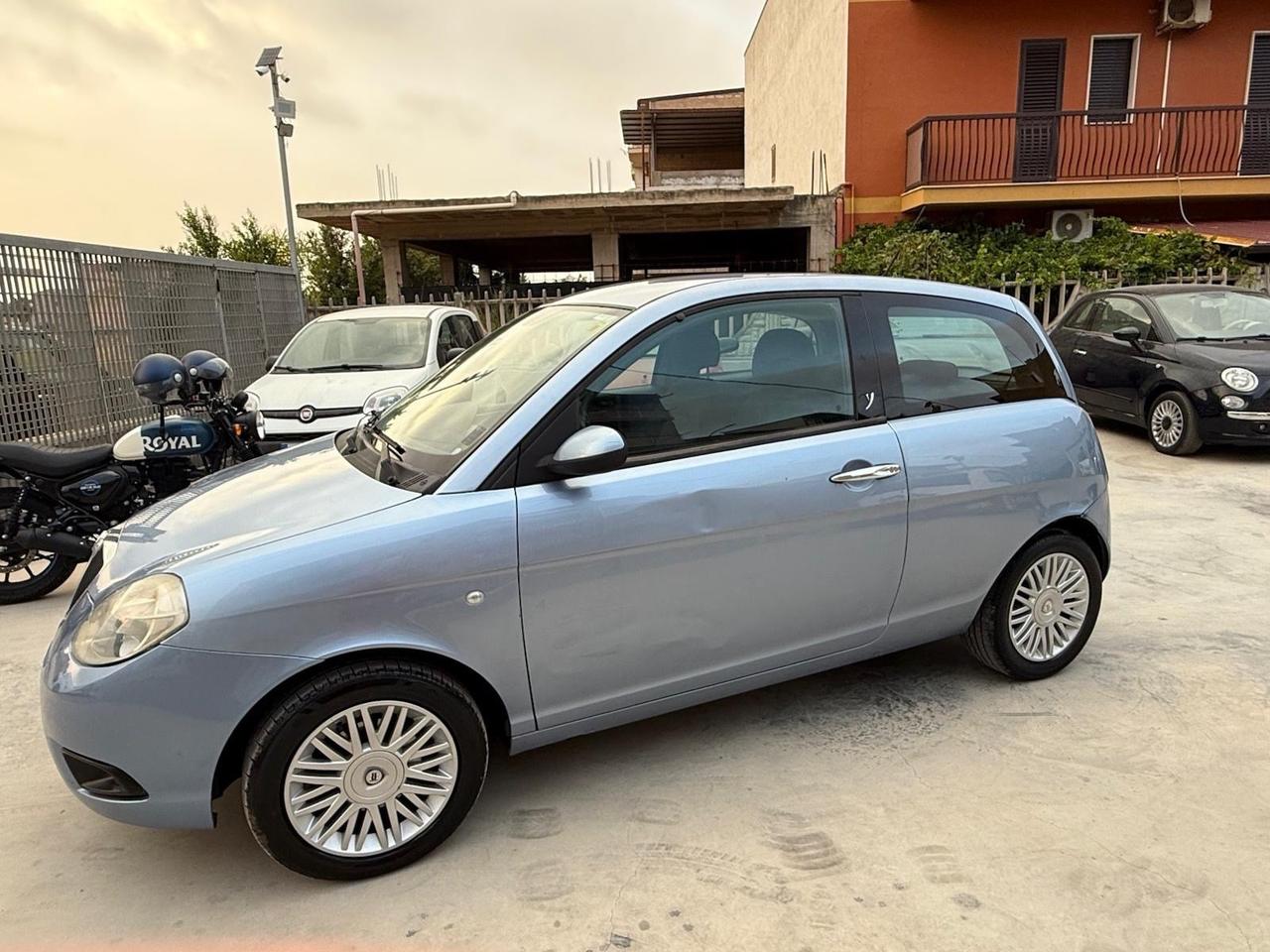 Lancia Ypsilon 1.3 MJT 75 CV