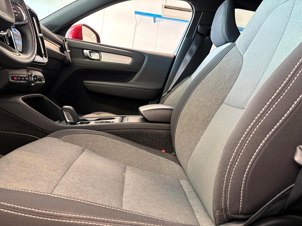 Volvo XC40 MOMENTUM PRO D3 Geartronic UNICO PR.