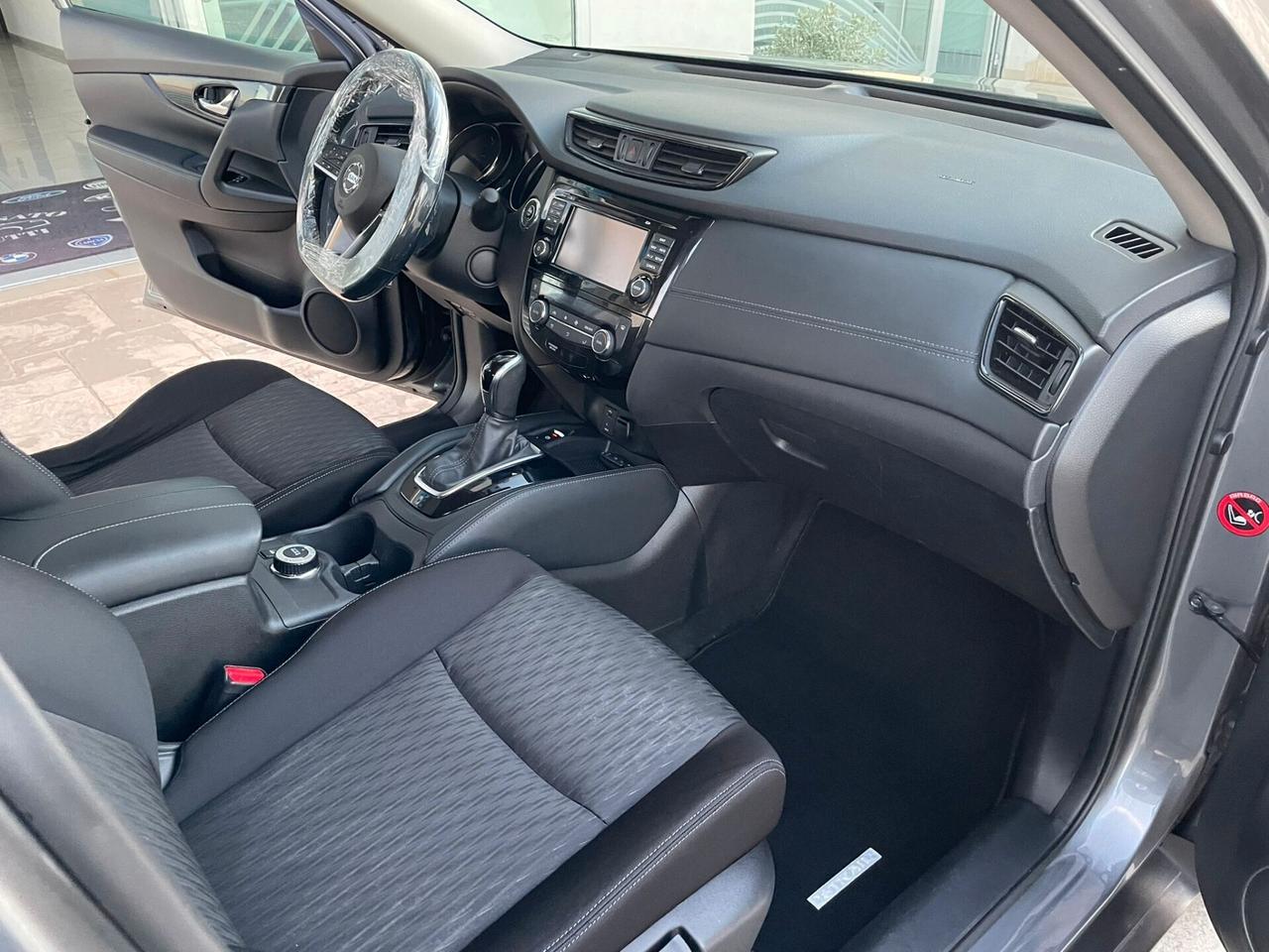 Nissan X-Trail dCi 4WD inserimento manuale