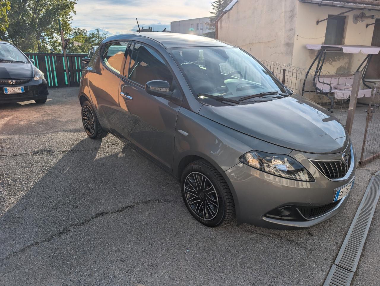 Lancia Ypsilon -NEOPATENTATI-NO BOLLO