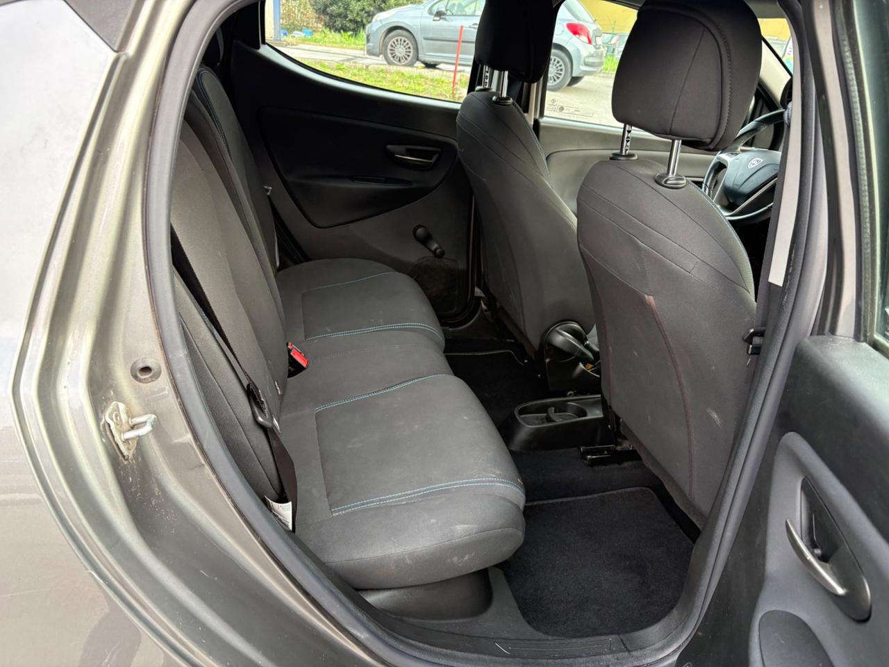 Lancia Ypsilon 0.9 TwinAir 85 CV 5 porte Metano Ecochic Gold