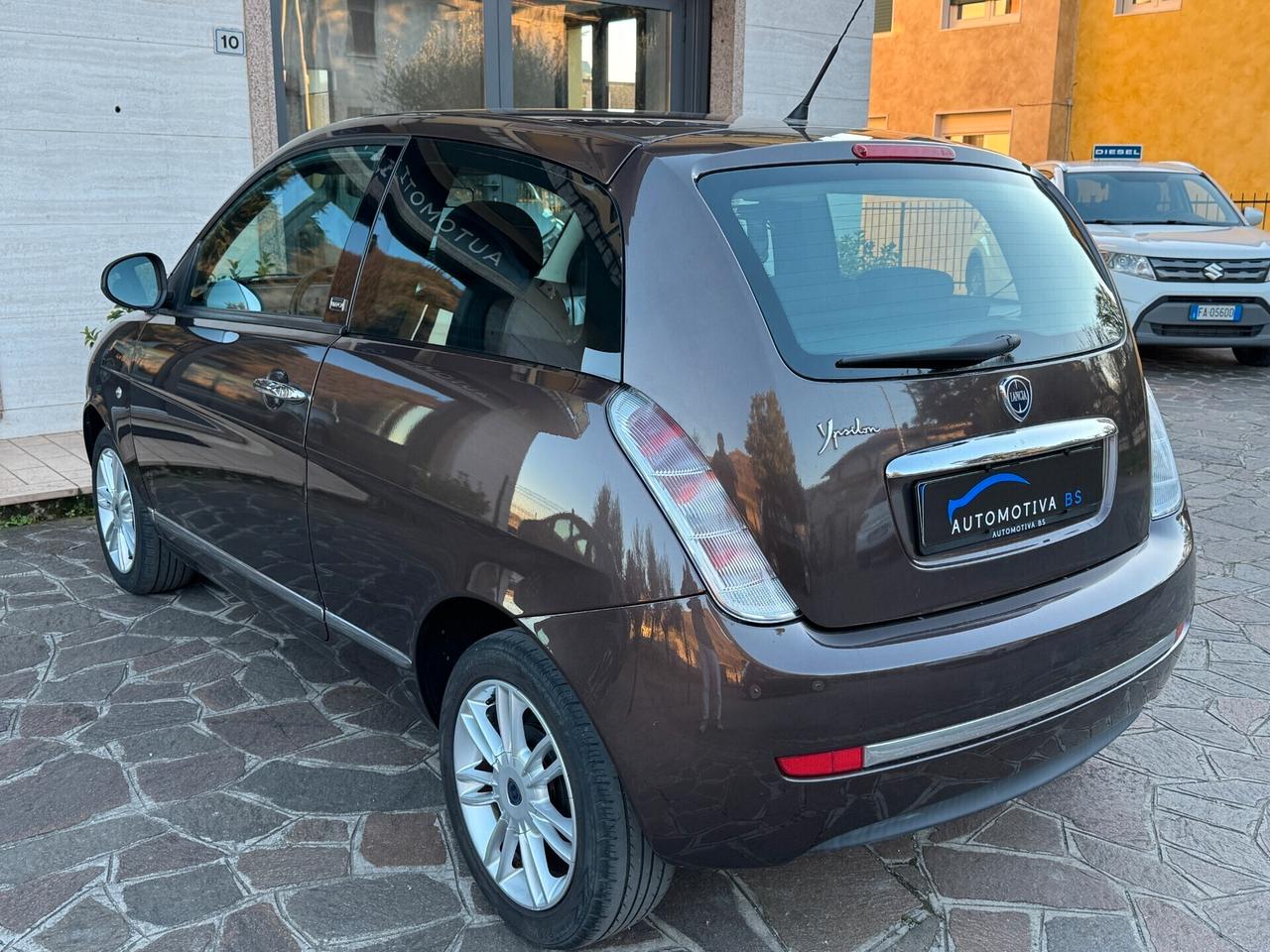 Lancia Ypsilon 1.2 69 CV Unyca
