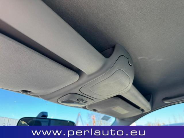 TOYOTA Yaris Verso 1.3i 16V cat Luna '03