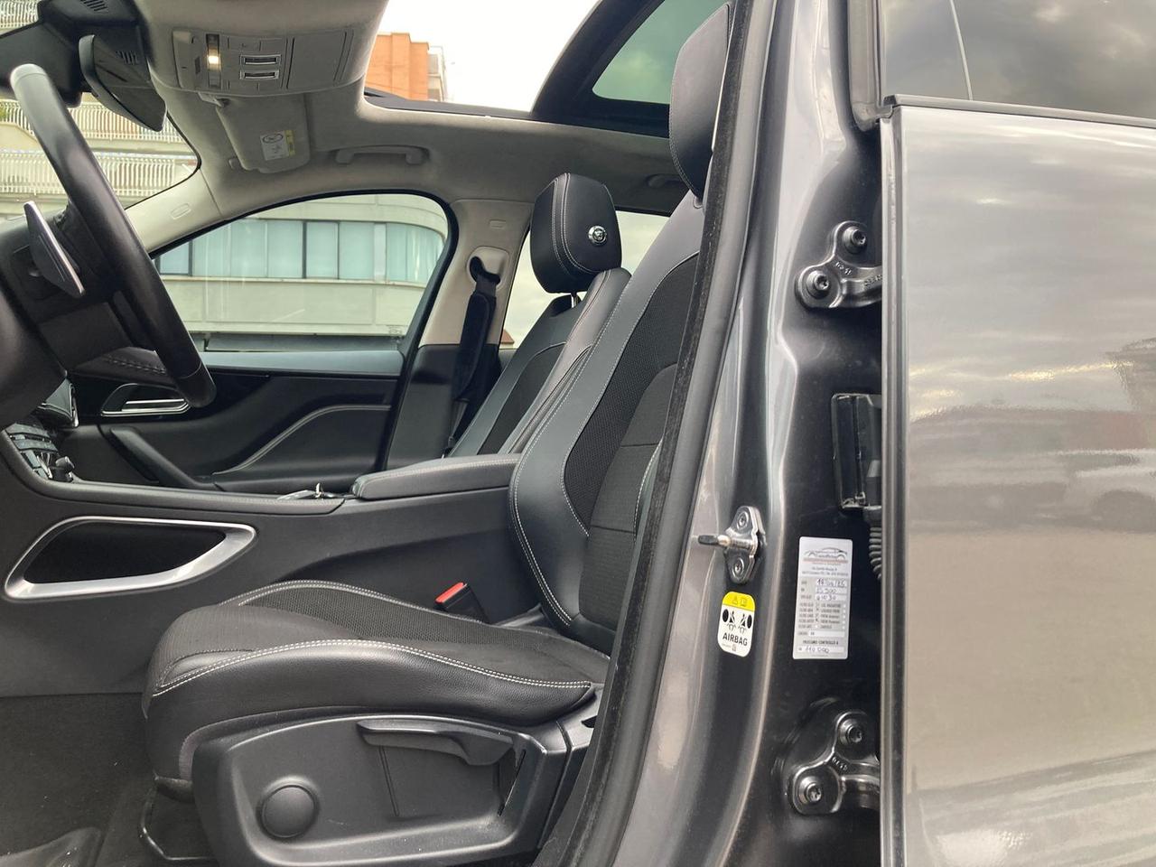 Jaguar F-Pace 2.0 20d Turbo R- #8436