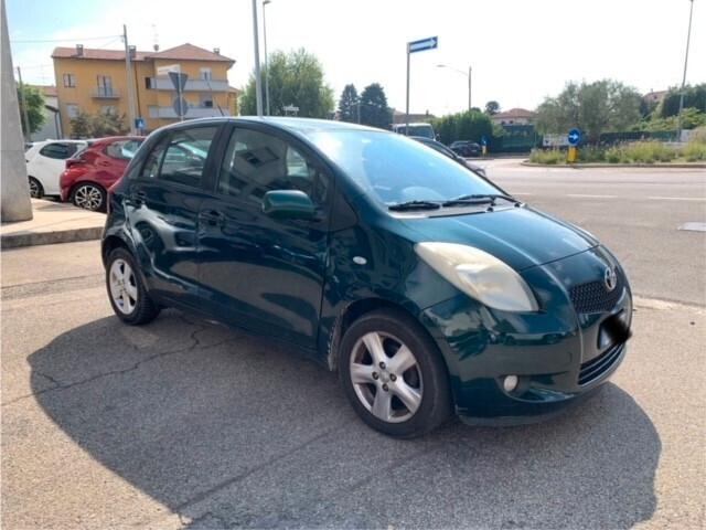 Toyota Yaris 1.0 Manuale NEOPATENTATI