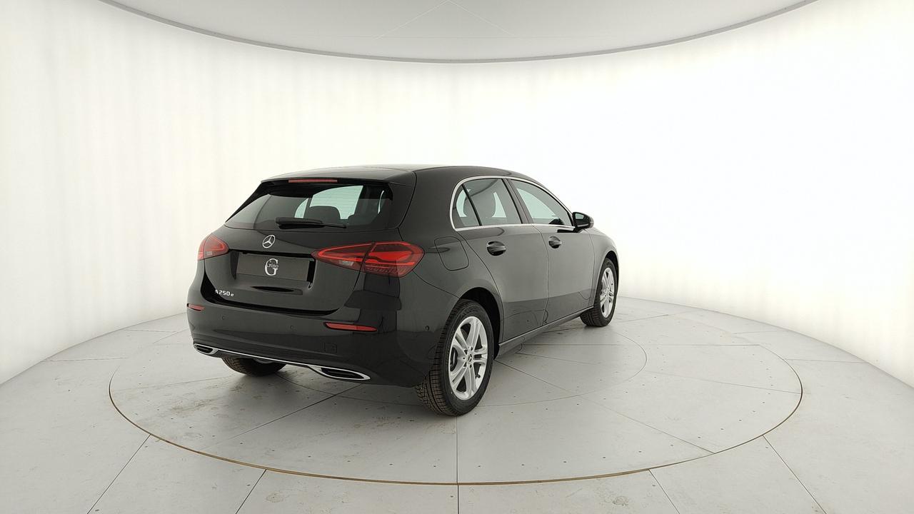 Mercedes-Benz A 250 e phev Progressive Advanced auto