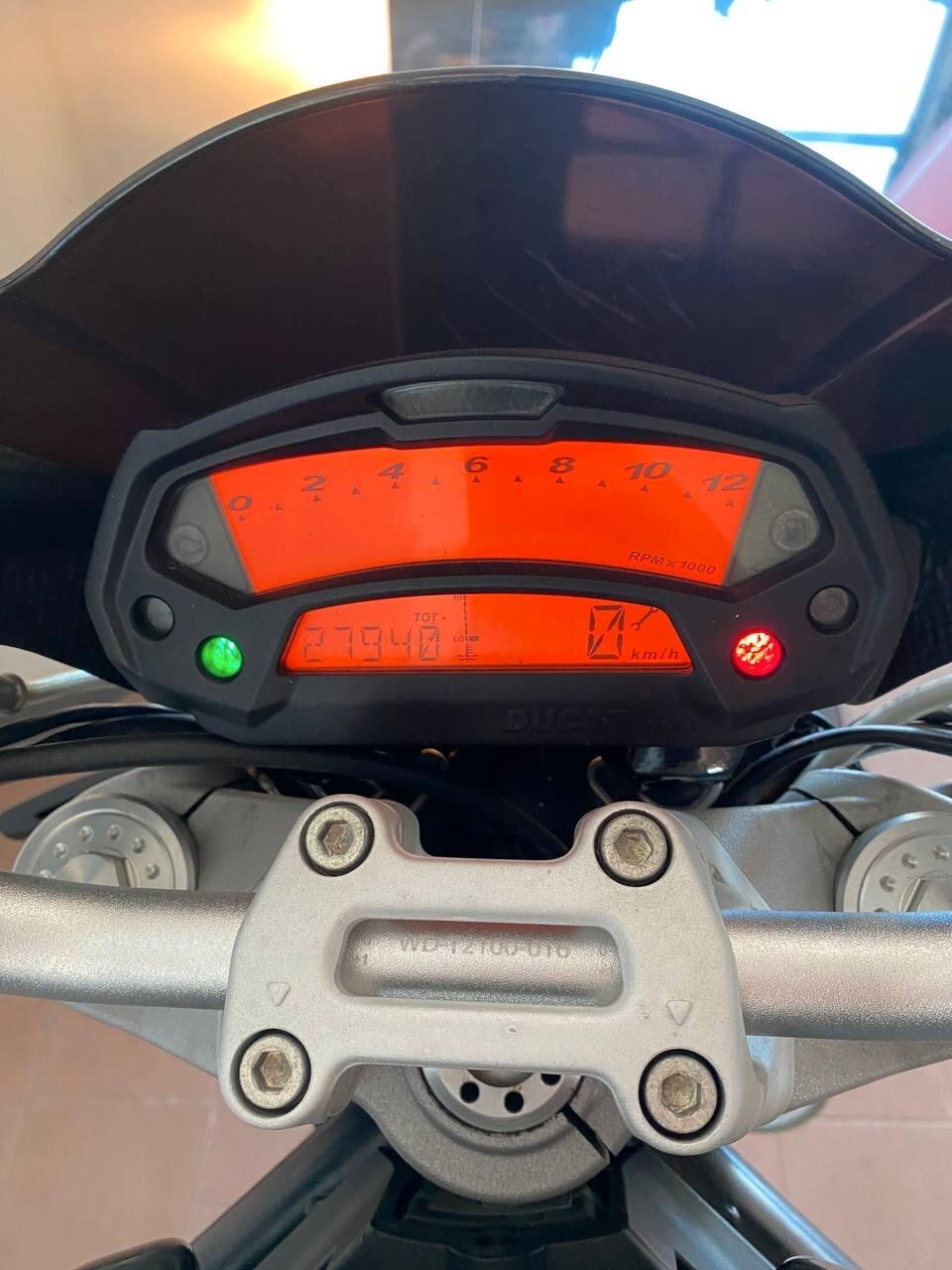 Ducati Monster 696