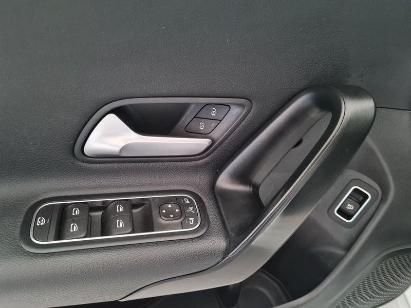 Mercedes-Benz CLA 180 d Automatic Business