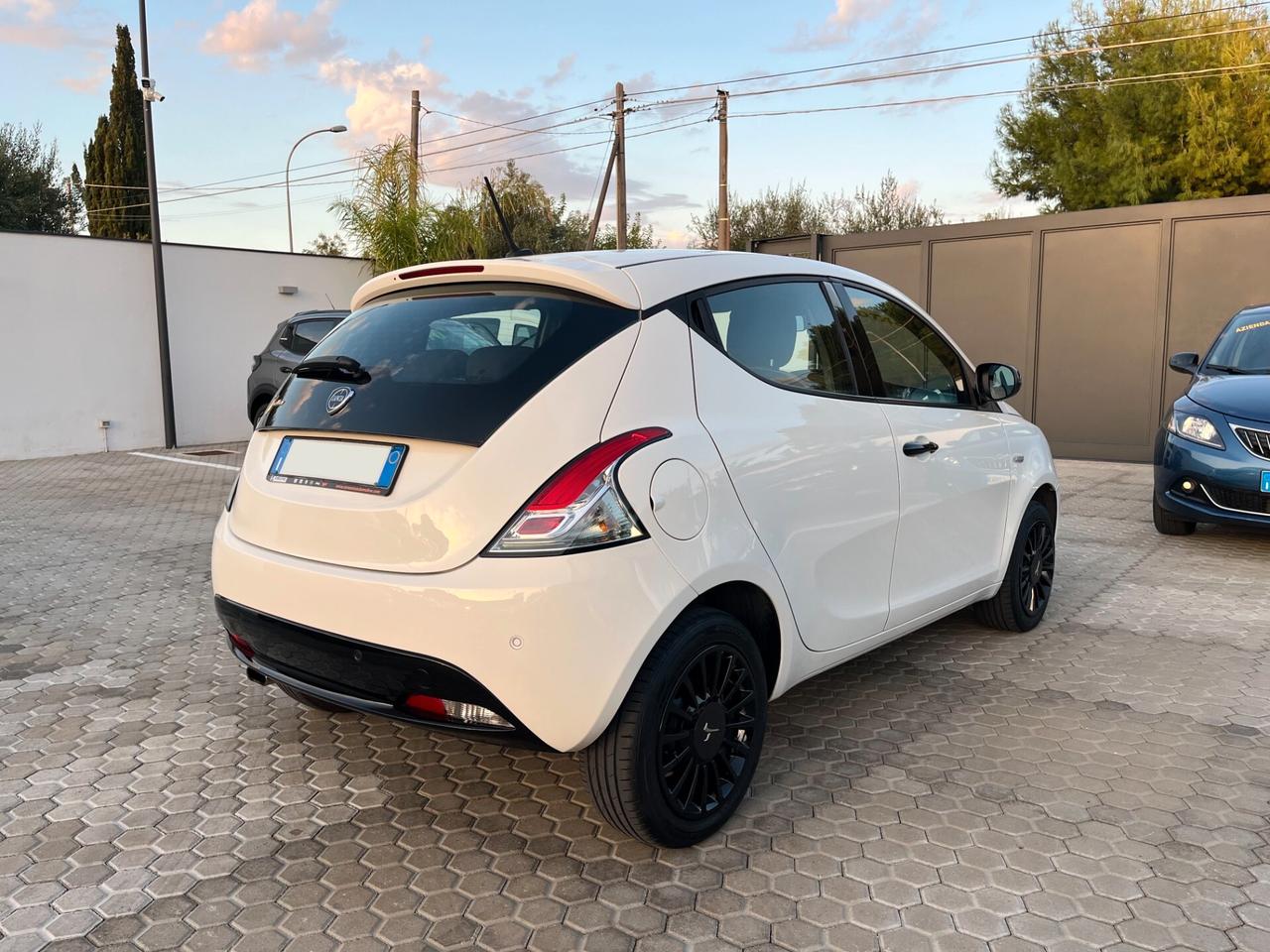 Lancia Ypsilon 1.2 69 CV 5 porte GPL Ecochic Monogram