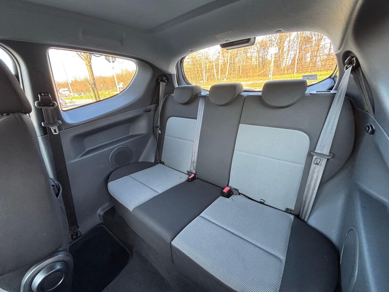 Mitsubishi Colt 1.1 12V 3p. Invite