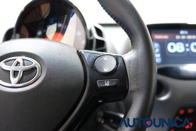TOYOTA Aygo 1.0 VVT-i 72 CV 5 PORTE X-PLAY MMT NEOPATENTATI