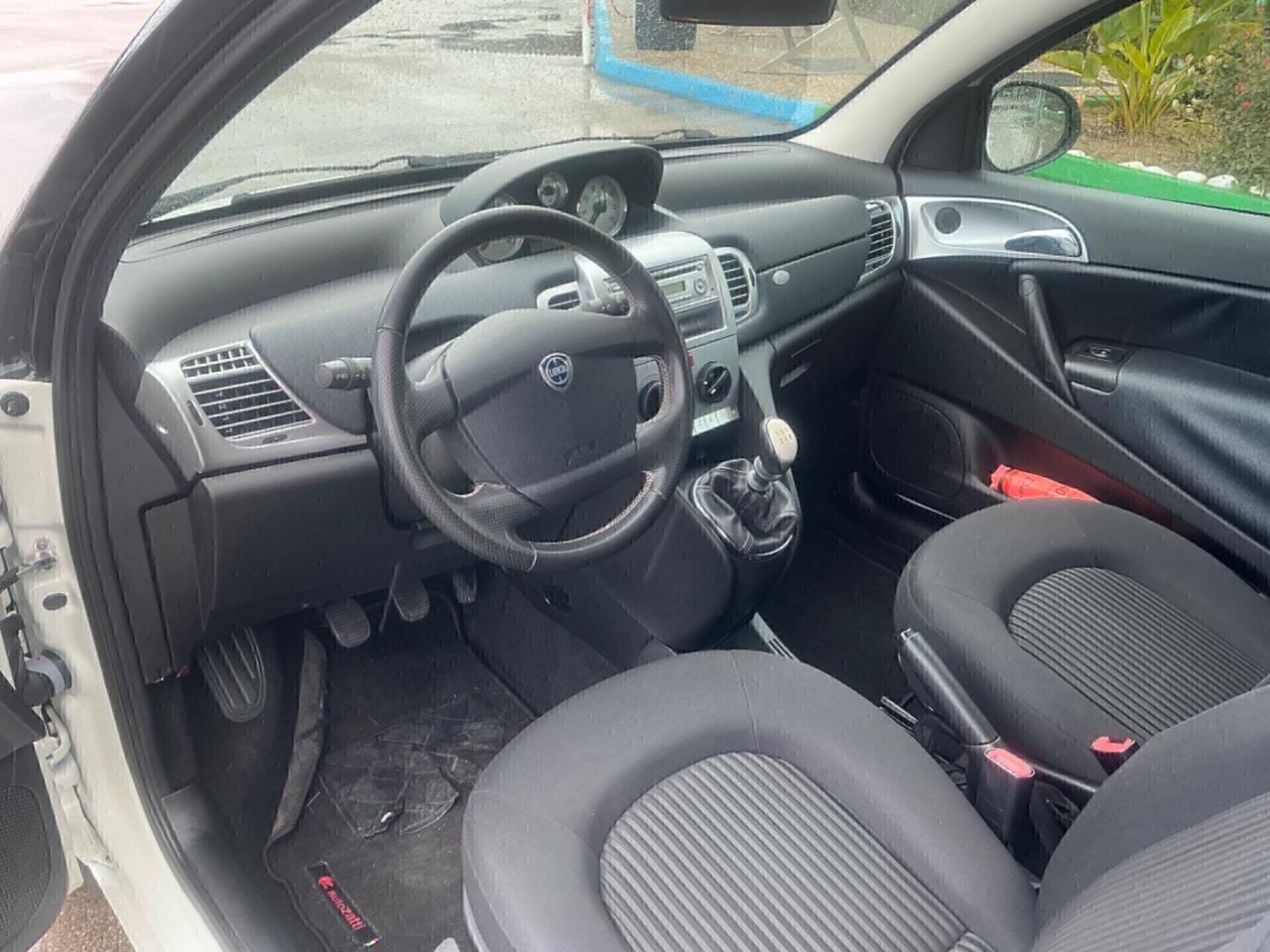 LANCIA YPSILON 1.2 BENZINA -2010