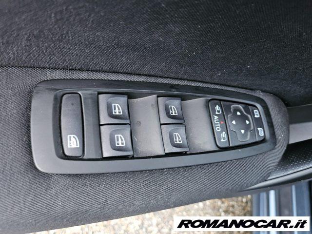 RENAULT Megane Sporter Blue dCi 115 EDC Business NAVY