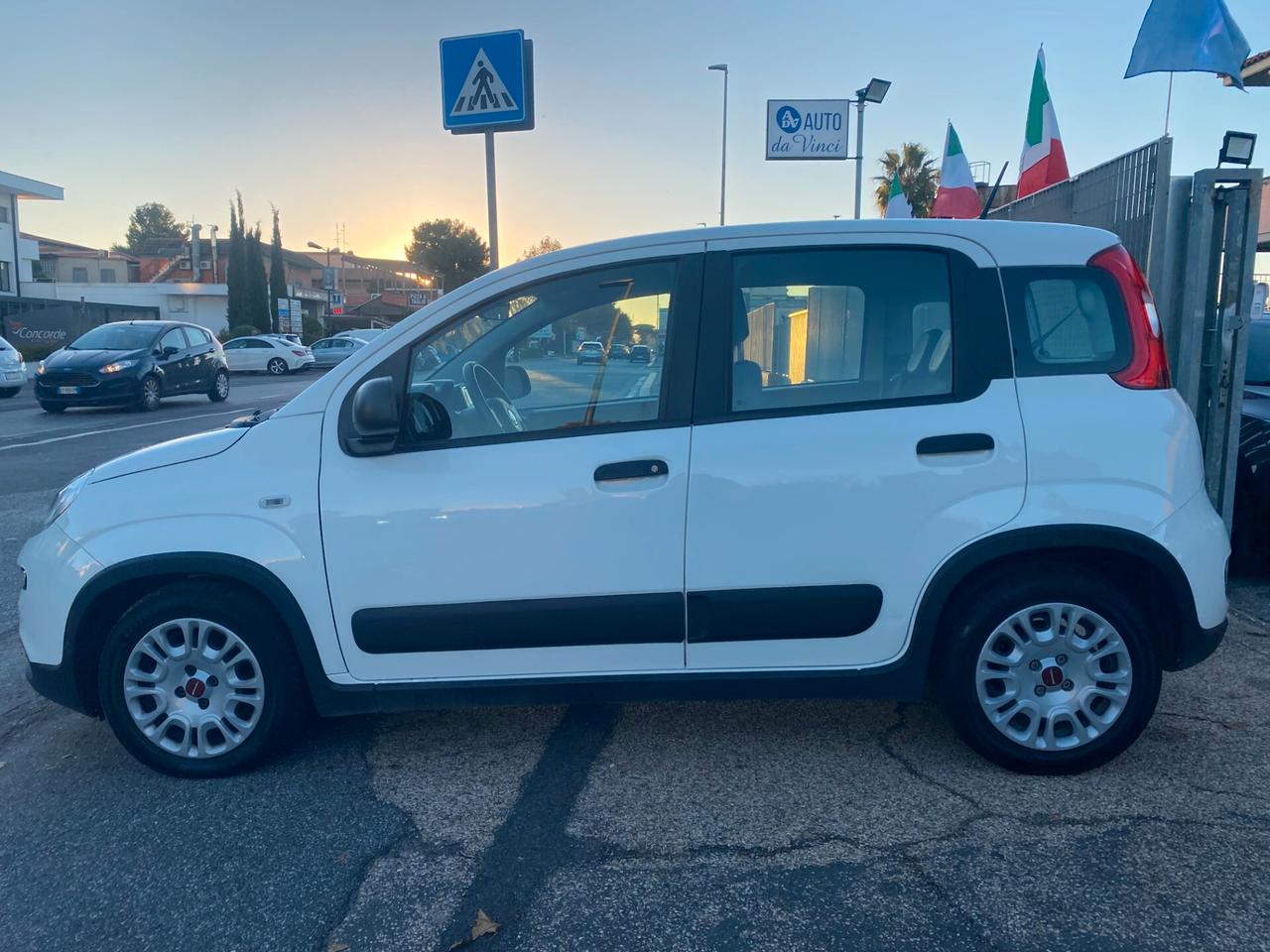 FIAT Panda 1.0 Firefly hybrid 5POSTI RadioBT