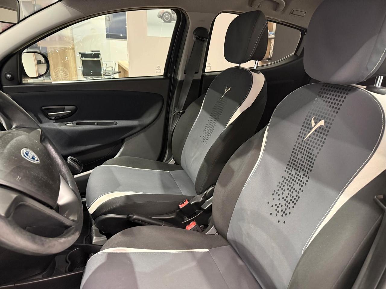 Lancia Ypsilon 1.2 69 CV 5 porte S&S Platinum