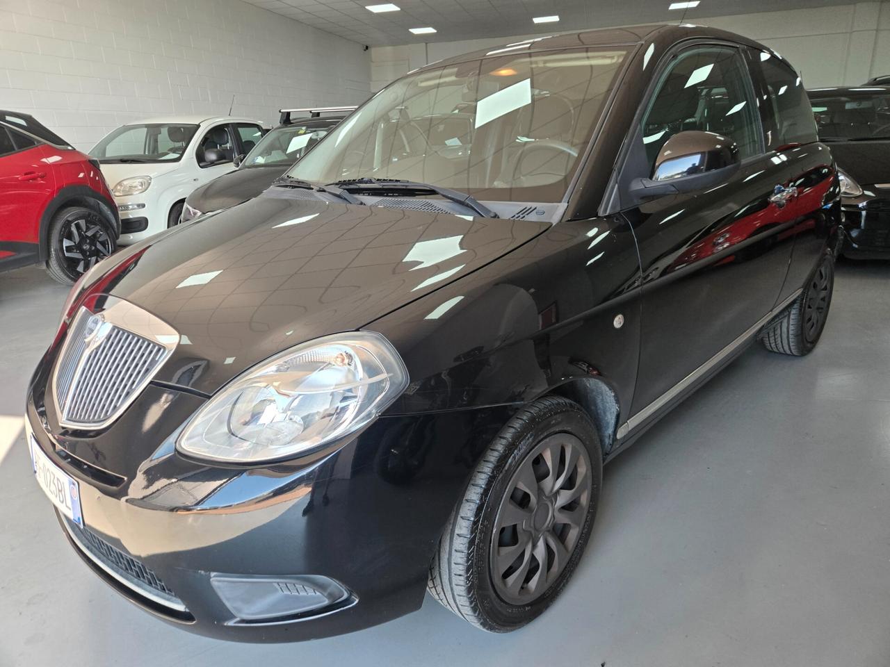 Lancia Ypsilon 1.2 69 CV Argento