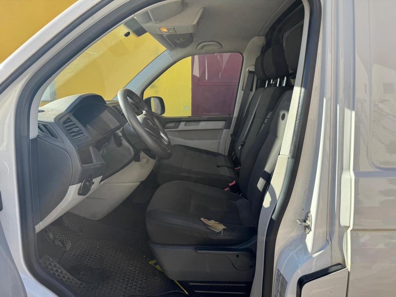 Volkswagen T6 Transporter 2.0TDI clima - 2017