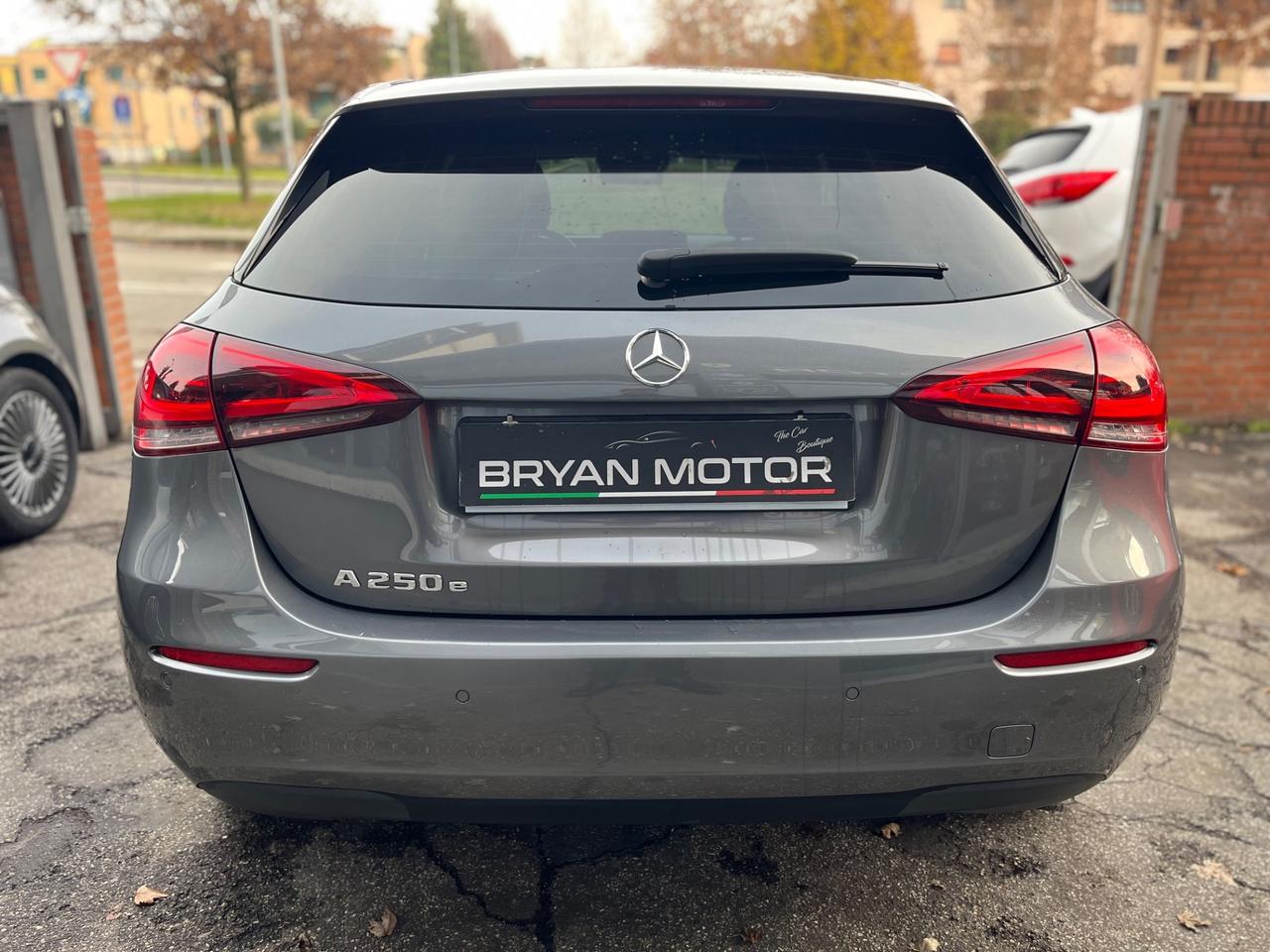 Mercedes-benz A 250 e Automatic EQ-Power Sport