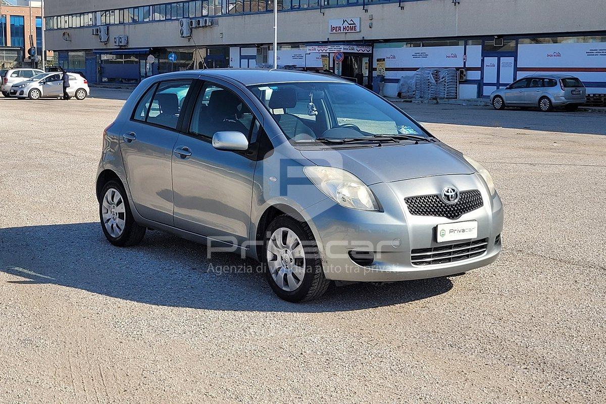 TOYOTA Yaris 1.0 5 porte
