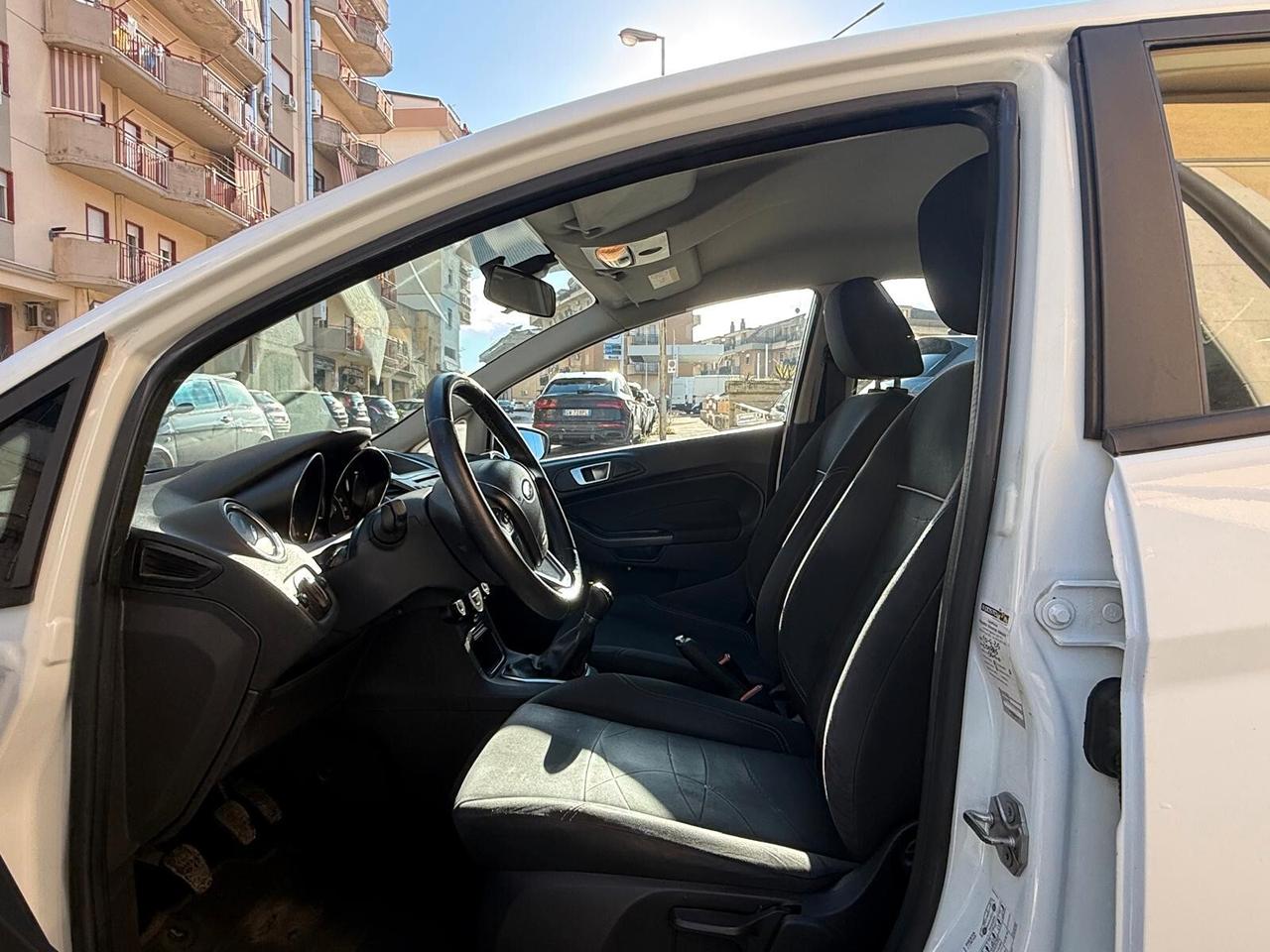 Ford Fiesta 1.4 5p. Bz.- GPL Titanium