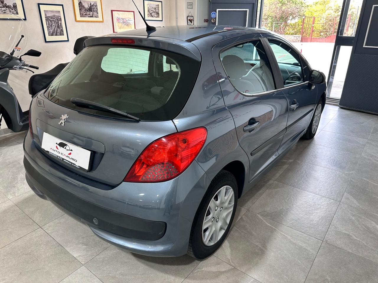 Peugeot 207 1.4 HDi 70CV 5p. NEOPATENTATI – UNICO PROP.