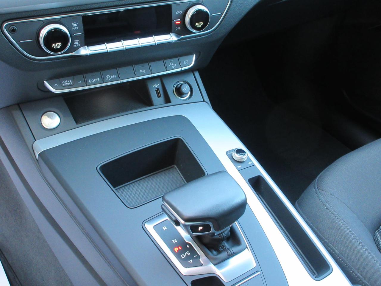 Audi Q5 35 2.0 tdi mhev 12V Business Advanced s-tronic