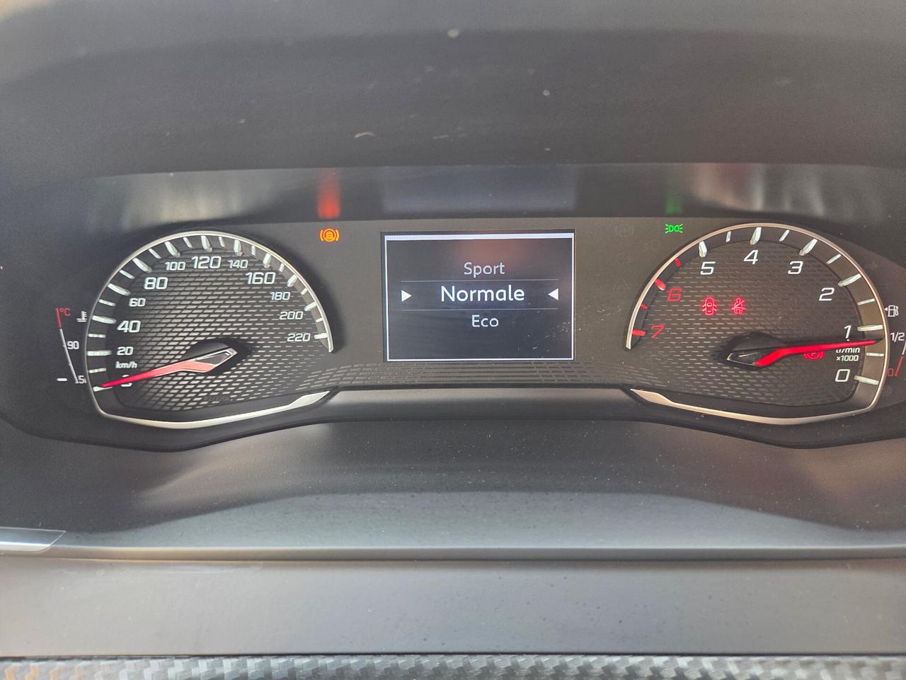 Peugeot 2008 BlueHDi 130 S&S EAT8 Allure Pack