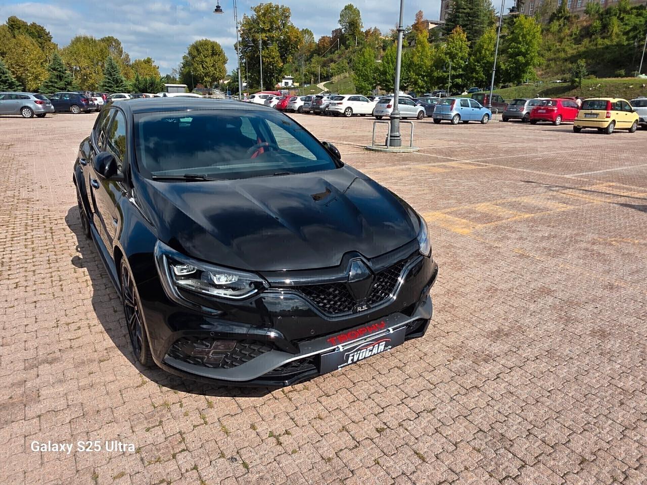 Megane 300CV R.S. Trophy valutiamo usato /scambio